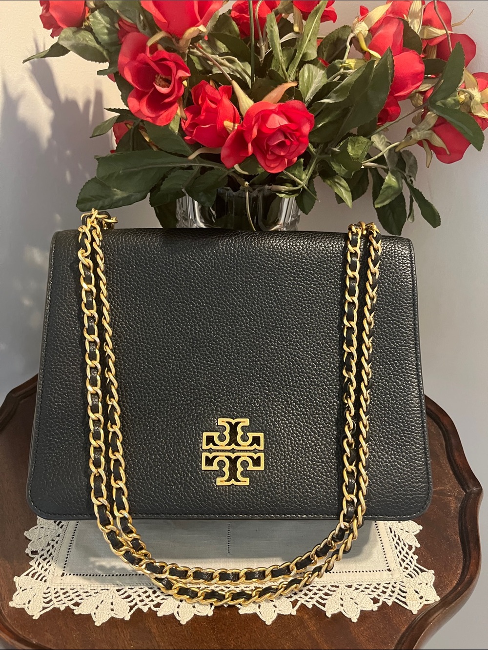 Tory Burch Britten Adjustable cross body bag.